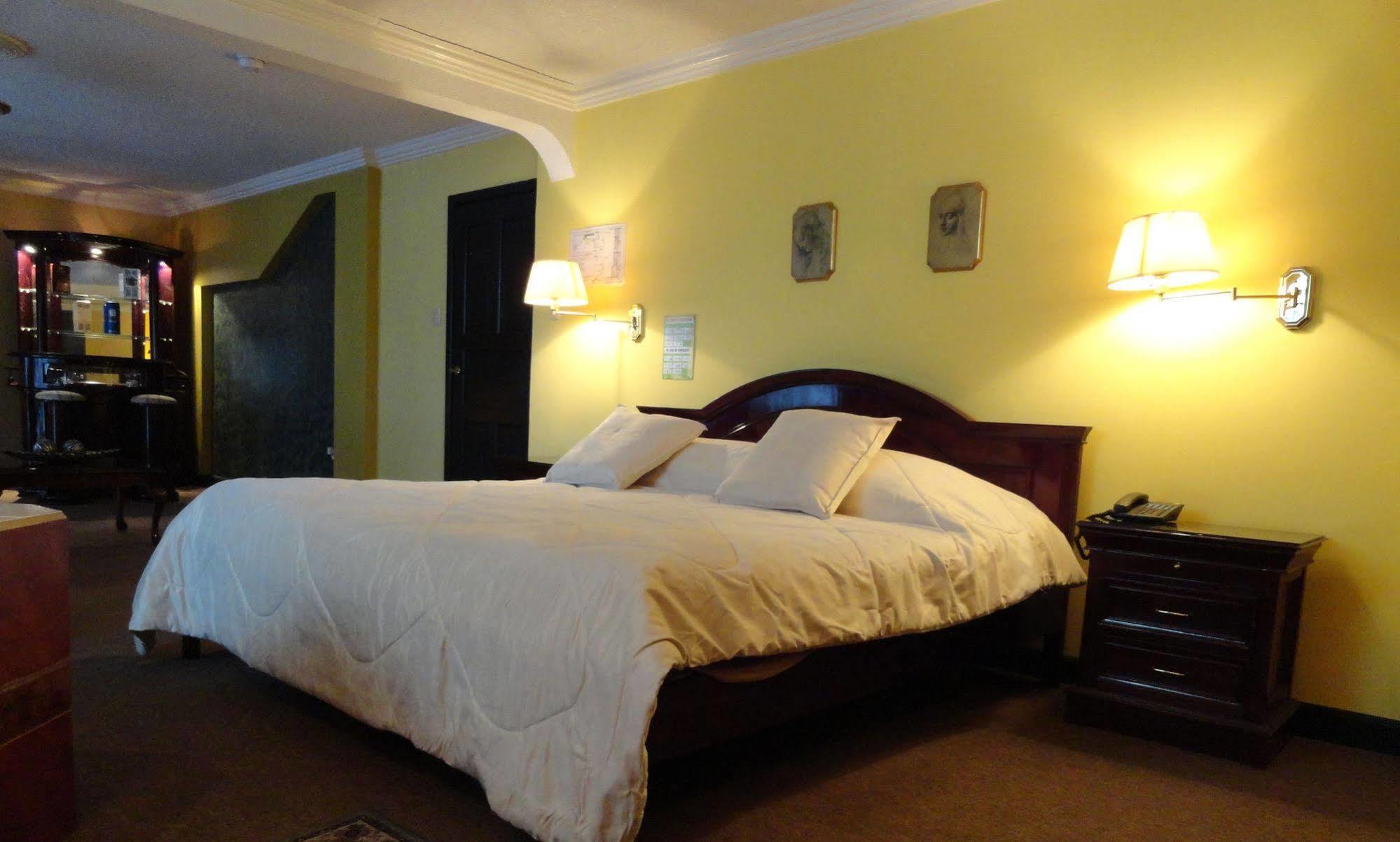 Hotel Suites Gonzalez Suarez Quito Dış mekan fotoğraf