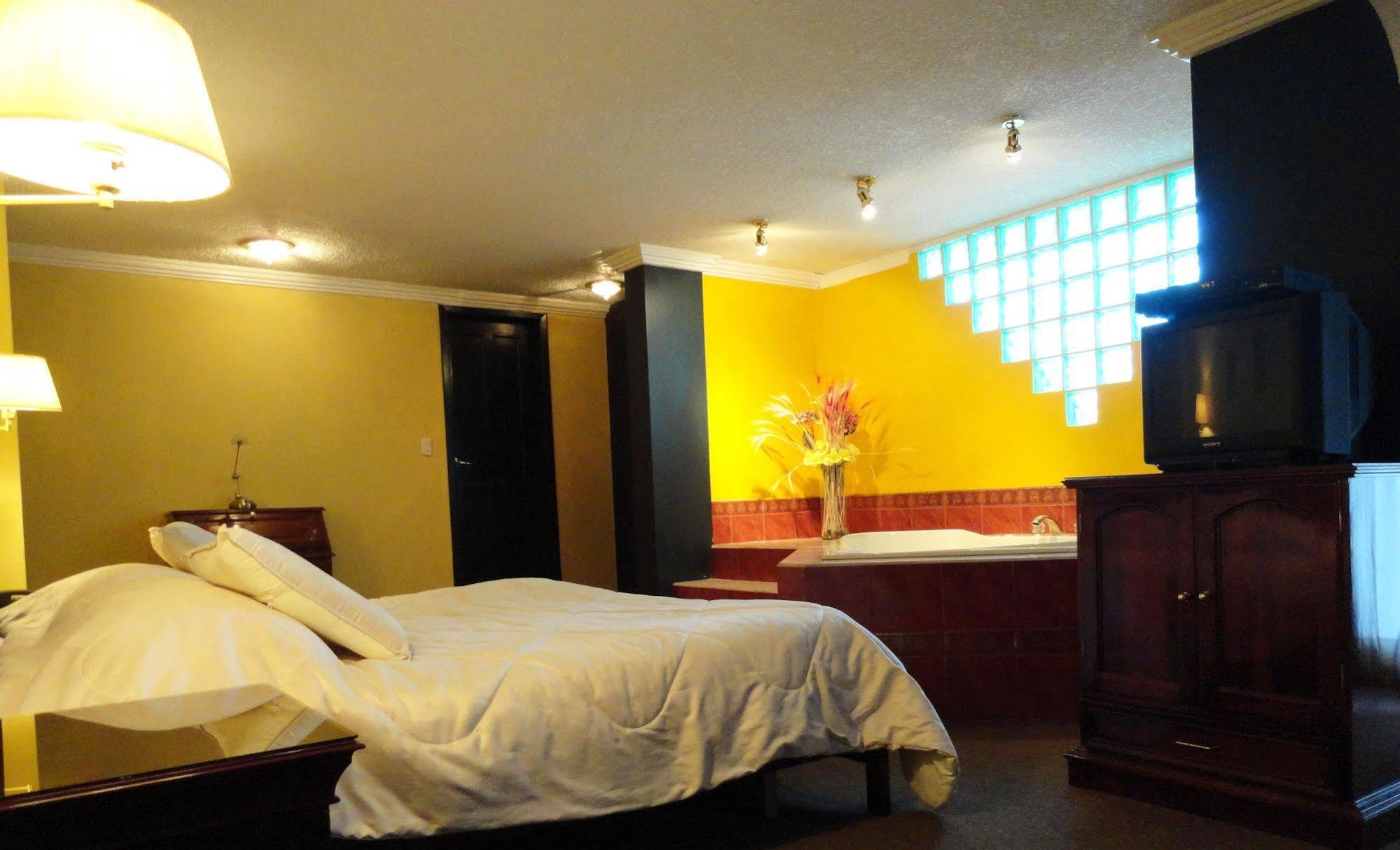 Hotel Suites Gonzalez Suarez Quito Dış mekan fotoğraf