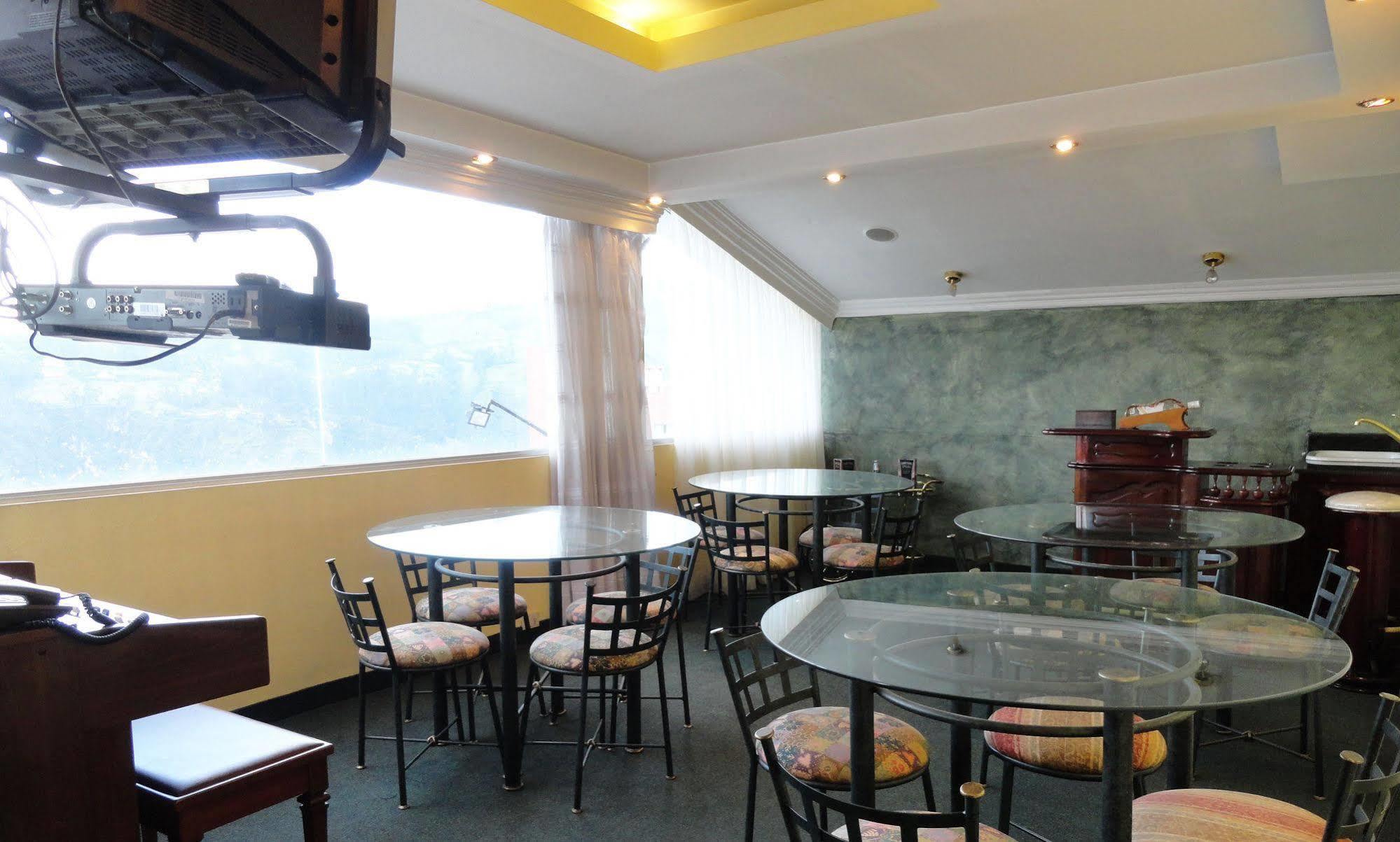 Hotel Suites Gonzalez Suarez Quito Dış mekan fotoğraf